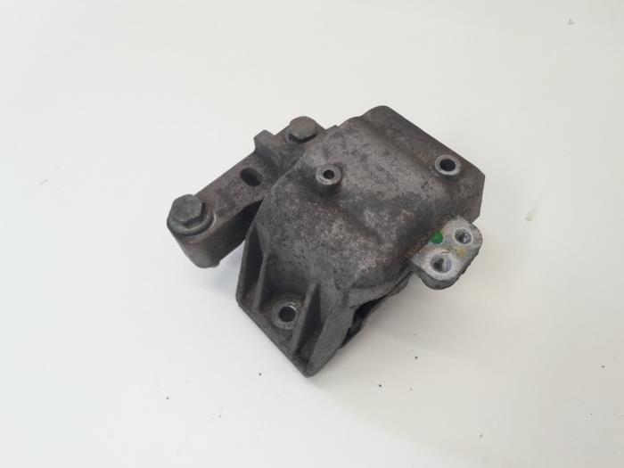 Gebrauchte Motorlager Volkswagen Bora (1J2) 2.0 Preis € 17,00 Margenregelung angeboten von GEJO Revisie & Onderdelen BV