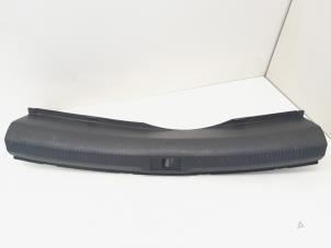 Usados Tapizado de cubierta de maletero Audi A4 (B8) 1.8 TFSI 16V Precio € 30,00 Norma de margen ofrecido por GEJO Revisie & Onderdelen BV