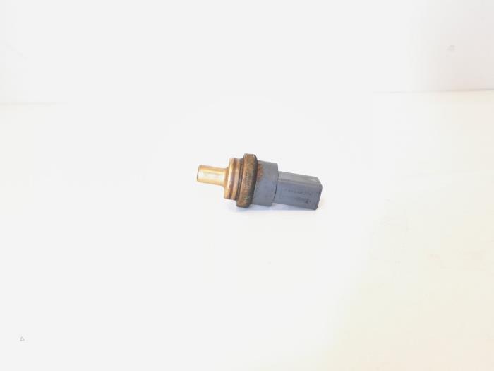 Engine temperature sensor from a Volkswagen Golf VI Variant (AJ5/1KA) 1.4 TSI 122 16V 2011