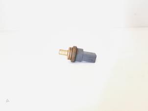 Engine temperature sensor from a Volkswagen Golf VI Variant (AJ5/1KA) 1.4 TSI 122 16V 2011