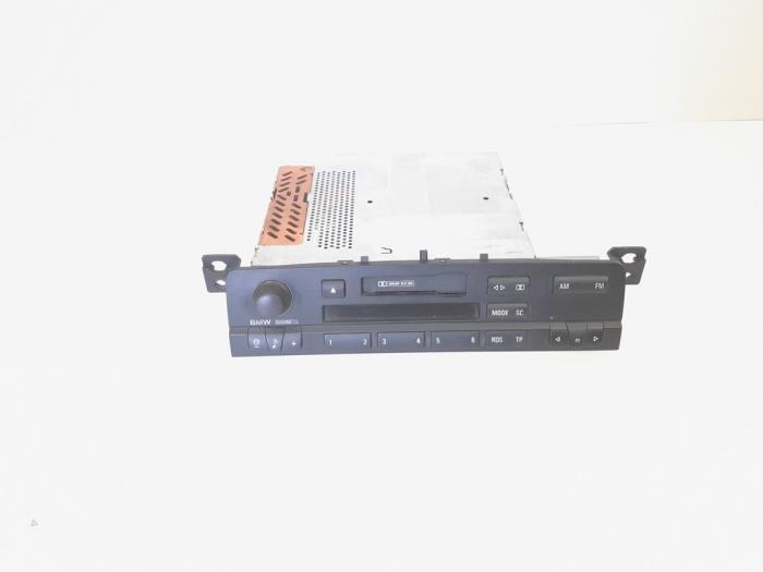 Radio CD player from a BMW 3 serie (E46/4) 316i 2000