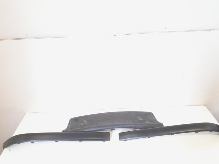 Front bumper, central component from a BMW 3 serie (E46/4) 316i 2000