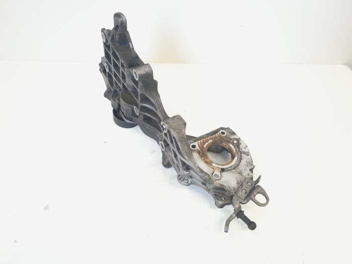 Air conditioning bracket from a Volkswagen Polo V (6R) 1.6 TDI 16V 105 2012