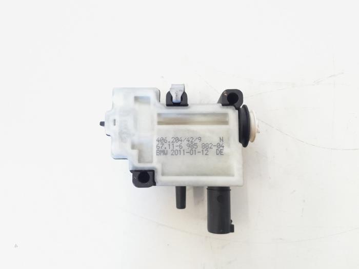 Moteur verrouillage trappe essence