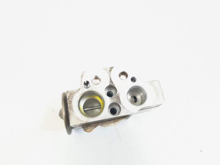 Gebrauchte Ausgleichventil Airco Volkswagen Touran (1T1/T2) 1.4 16V TSI 140 Preis € 9,00 Margenregelung angeboten von GEJO Revisie & Onderdelen BV