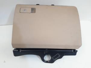 Used Glovebox Volkswagen Passat (362) 2.0 TDI 16V 170 Price € 29,99 Margin scheme offered by GEJO Revisie & Onderdelen BV