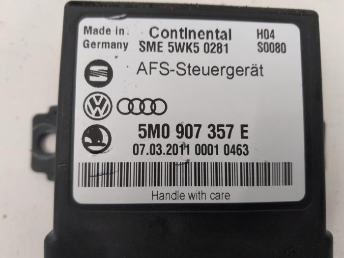 Module d'éclairage en virage d'un Volkswagen Passat (362) 2.0 TDI 16V 170 2011
