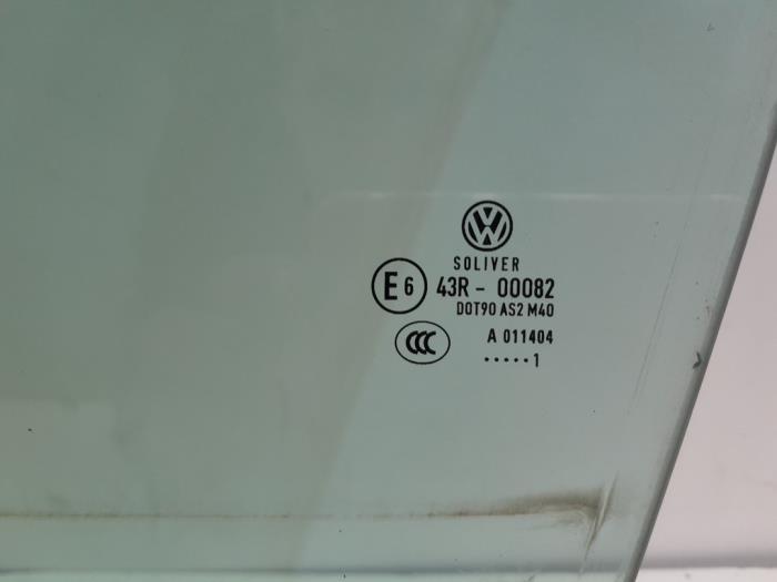 Vitre portière 4portes avant gauche d'un Volkswagen Passat (362) 2.0 TDI 16V 170 2011