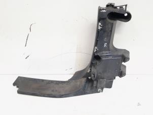 Używane Wspornik zderzaka prawy tyl BMW X5 (F15) xDrive 40d 3.0 24V Cena € 20,00 Procedura marży oferowane przez GEJO Revisie & Onderdelen BV