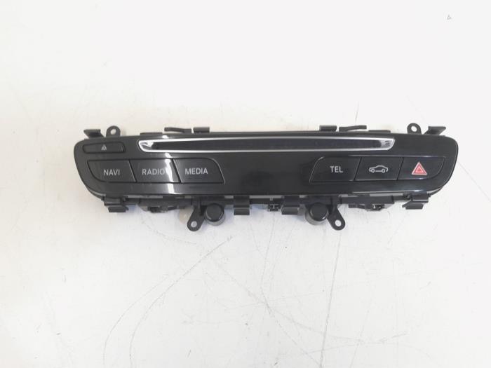 Używane Panel obslugi radia Mercedes C Estate (S205) C-180 BlueTEC, C-180 d 1.6 16V Cena € 32,50 Procedura marży oferowane przez GEJO Revisie & Onderdelen BV