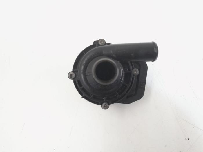 Begagnade Vattenpump Mercedes C Estate (S205) C-180 BlueTEC, C-180 d 1.6 16V Pris € 15,99 Marginaltabell erbjuds av GEJO Revisie & Onderdelen BV