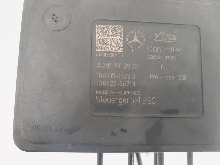 Bomba ABS de un Mercedes-Benz C Estate (S205) C-180 BlueTEC, C-180 d 1.6 16V 2014