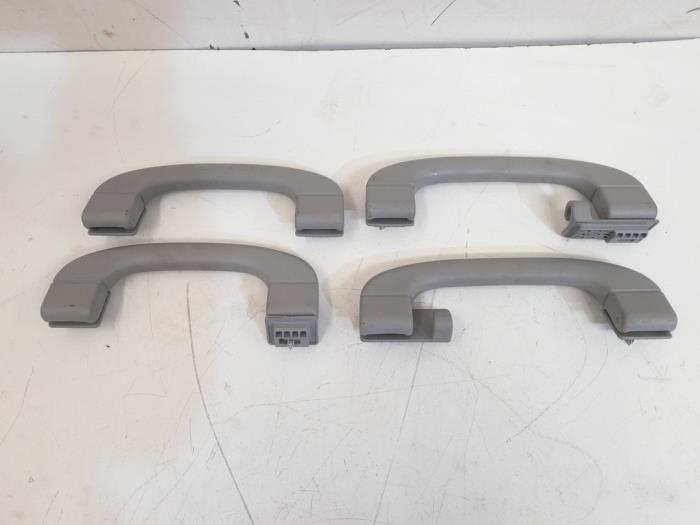 Handle set from a BMW 3 serie (E90) 318d 16V 2009