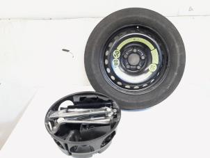Used Jackkit + spare wheel Mercedes C Estate (S204) 2.2 C-200 CDI 16V . Price € 149,00 Margin scheme offered by GEJO Revisie & Onderdelen BV