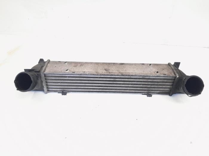 Usados Intercooler BMW 3 serie (E90) 318d 16V Precio € 14,00 Norma de margen ofrecido por GEJO Revisie & Onderdelen BV