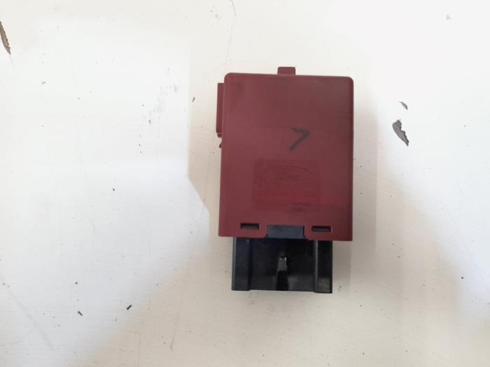 Central door locking module from a Ford Transit 2.2 TDCi 16V 2009