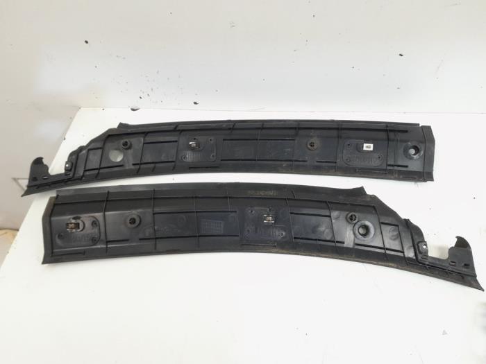 Cowl top grille from a Ford Transit 2.2 TDCi 16V 2009