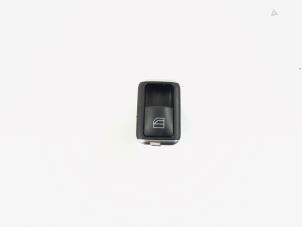 Gebrauchte Elektrisches Fenster Schalter Mercedes E (R207) E-200 CGI 16V BlueEfficiency Preis € 8,00 Margenregelung angeboten von GEJO Revisie & Onderdelen BV