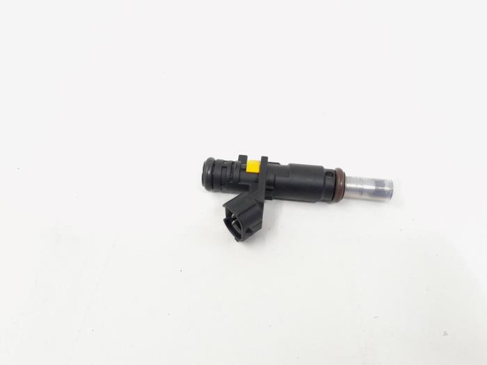 Injector (petrol injection) from a MINI Mini (R56) 1.6 16V Cooper 2010