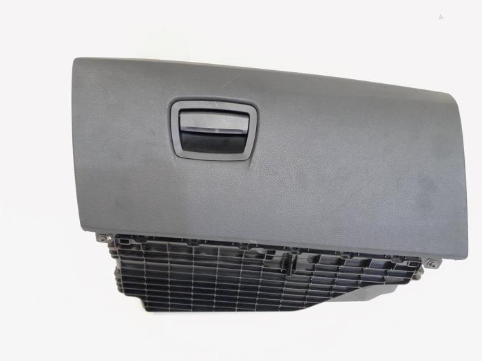 Begagnade Handskfack BMW 5 serie (F10) 525d 24V Pris € 23,99 Marginaltabell erbjuds av GEJO Revisie & Onderdelen BV