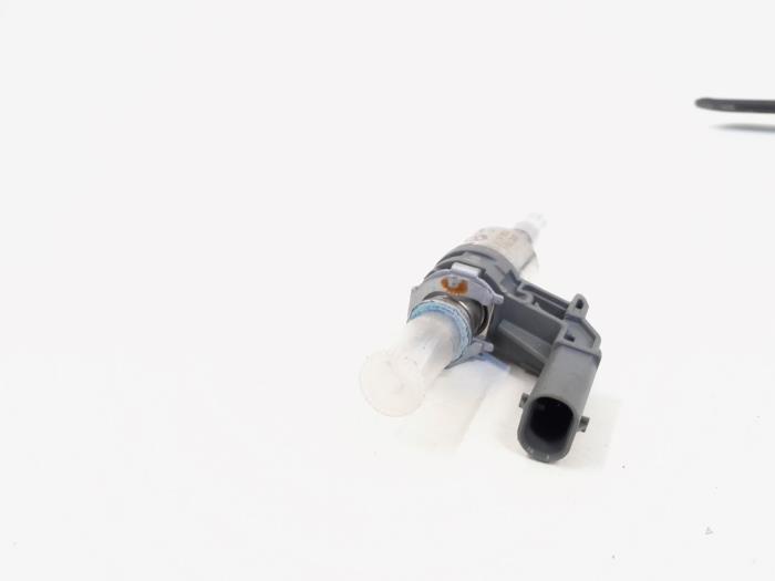 Injektor (Benzineinspritzung) van een Volkswagen Tiguan (5N1/2) 1.4 TSI 16V 2010