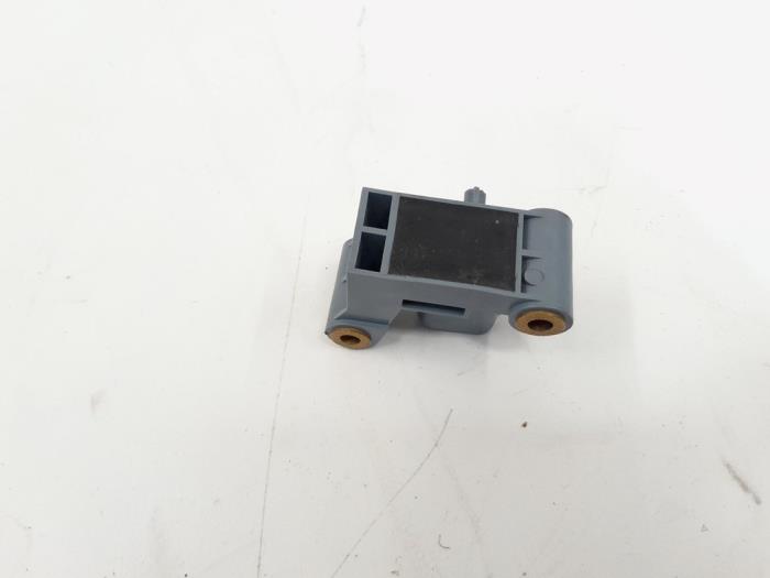 Airbag sensor from a BMW 5 serie (F10) 525d 24V 2010