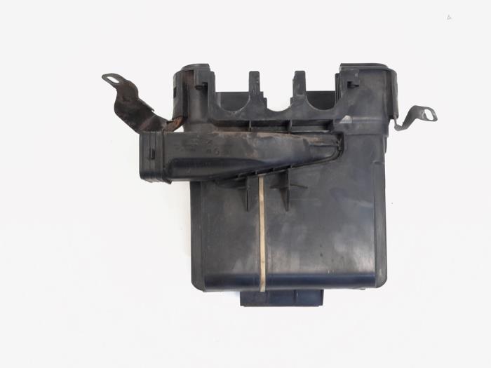 Begagnade Luftfilterhus BMW 5 serie (F10) 525d 24V Pris € 49,95 Marginaltabell erbjuds av GEJO Revisie & Onderdelen BV