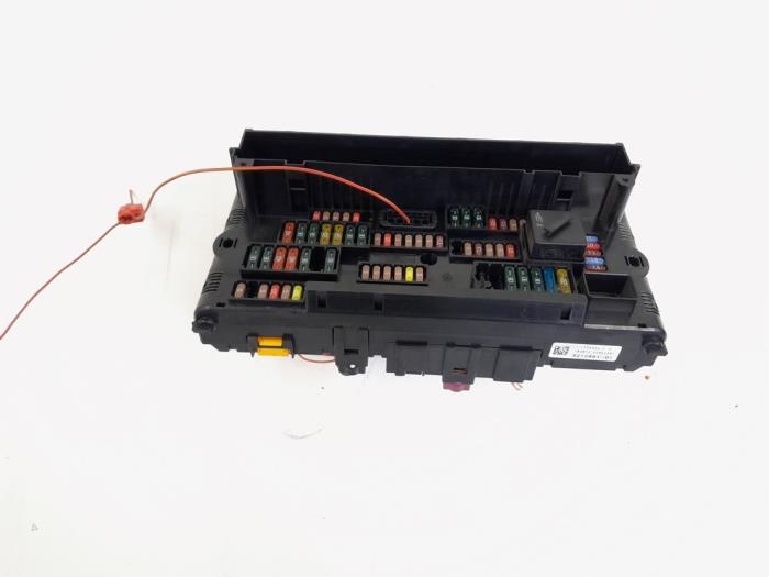Gebrauchte Stromverteiler BMW 5 serie (F10) 525d 24V Preis € 55,00 Margenregelung angeboten von GEJO Revisie & Onderdelen BV