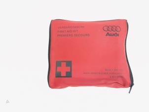 Used First aid kit Audi TT (8J3) 1.8 TFSI 16V Price € 4,00 Margin scheme offered by GEJO Revisie & Onderdelen BV