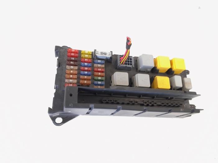 Fuse box from a Mercedes-Benz Sprinter 3,5t (906.73) 311 CDI 16V 2008