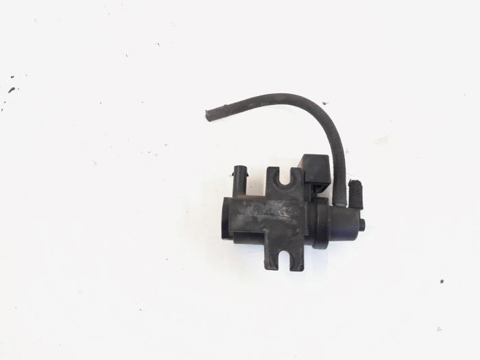 Vacuum valve from a BMW 3 serie Touring (E91) 318d 16V 2007