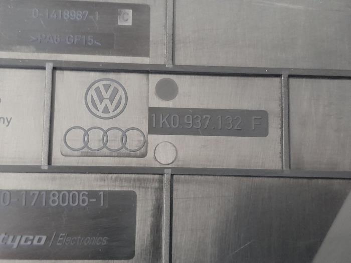 Plaque de protection divers d'un Volkswagen Golf V (1K1) 2.0 GTI 16V 2006