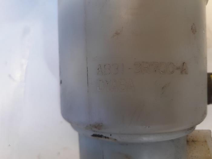 Power steering fluid reservoir Ford Ranger 2.2 TDCi 16V 150 4x4