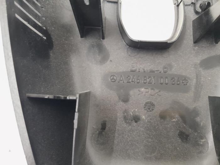 Abdeckplatte sonstige van een Mercedes-Benz B (W246,242) 2.0 B-200 NGD 16V 2014