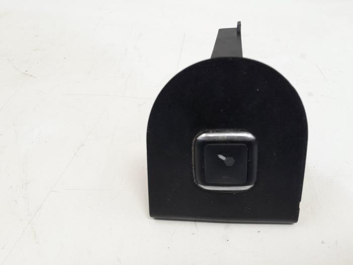 Usagé Microphone (divers) Mercedes B (W246/W242) 2.0 B-200 NGD 16V Prix € 15,00 Règlement à la marge proposé par GEJO Revisie & Onderdelen BV