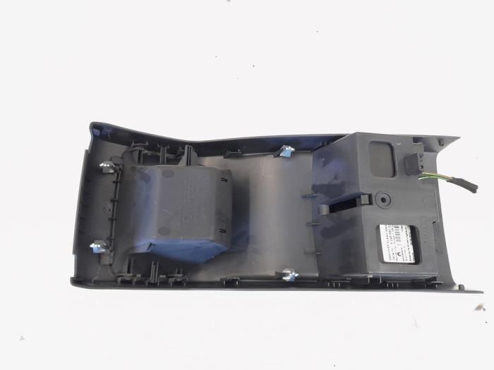 Rear ashtray from a Mercedes-Benz B (W246,242) 2.0 B-200 NGD 16V 2014
