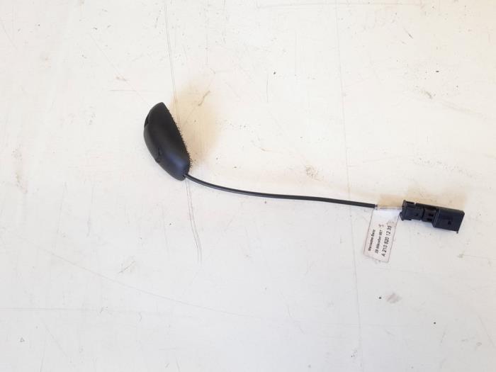 Begagnade Mikrofon Mercedes B (W246/W242) 2.0 B-200 NGD 16V Pris € 15,00 Marginaltabell erbjuds av GEJO Revisie & Onderdelen BV