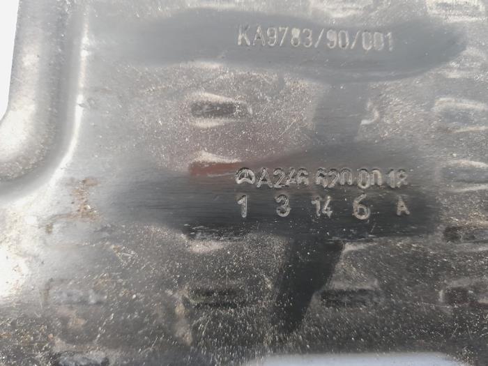 Caja de batería de un Mercedes-Benz B (W246,242) 2.0 B-200 NGD 16V 2014