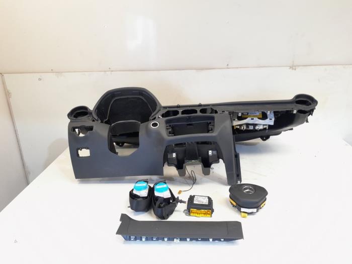 Airbag set + dashboard z Mercedes-Benz B (W246,242) 2.0 B-200 NGD 16V 2014