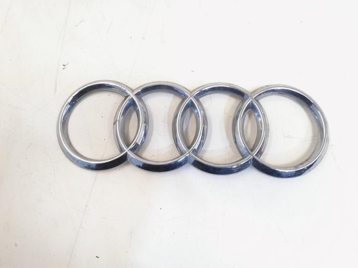 Używane Emblemat Audi RS 6 Avant (C7) 4.0 V8 TFSI 32V Cena € 17,50 Procedura marży oferowane przez GEJO Revisie & Onderdelen BV