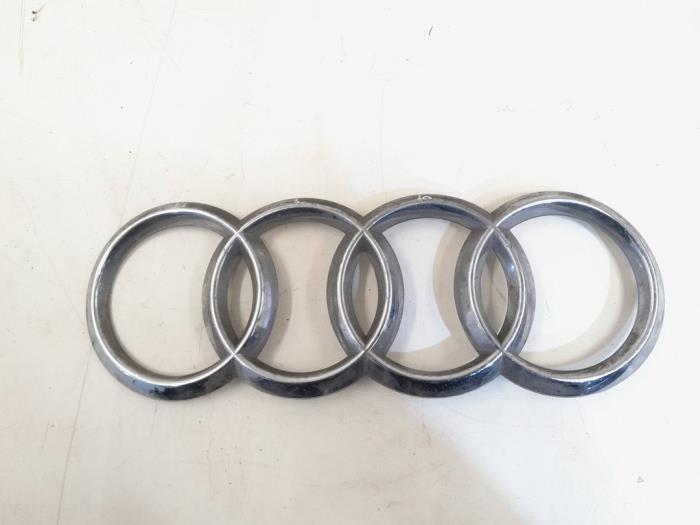 Używane Emblemat Audi RS 6 Avant (C7) 4.0 V8 TFSI 32V Cena € 17,50 Procedura marży oferowane przez GEJO Revisie & Onderdelen BV