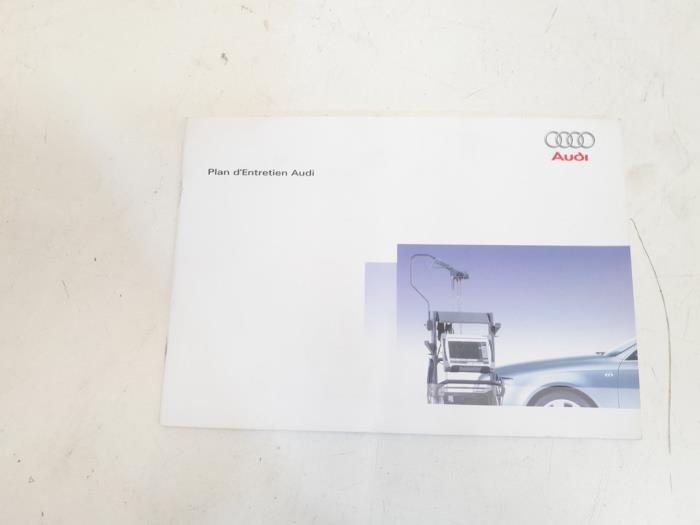 Instruction Booklet from a Audi A4 Avant (B8) 2.0 TDI 16V 2009