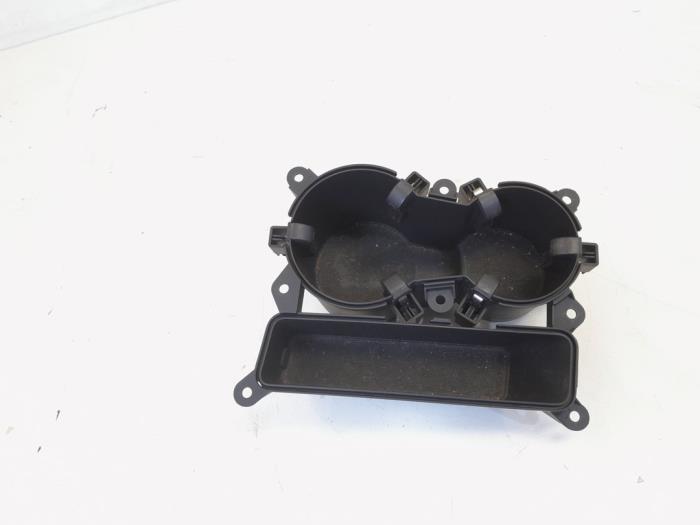 Cup holder from a Audi A4 Avant (B8) 2.0 TDI 16V 2009