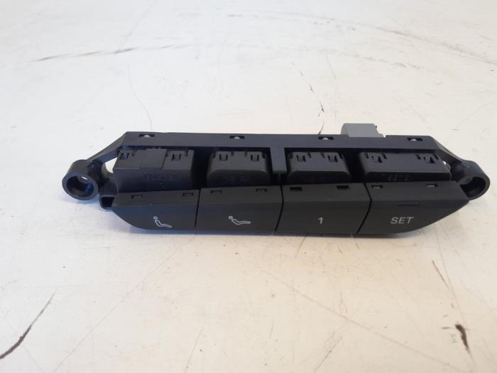 Electric seat switch from a Audi A8 (D4) 4.2 TDI V8 32V Quattro 2011