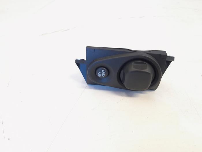 Steering wheel adjustment switch