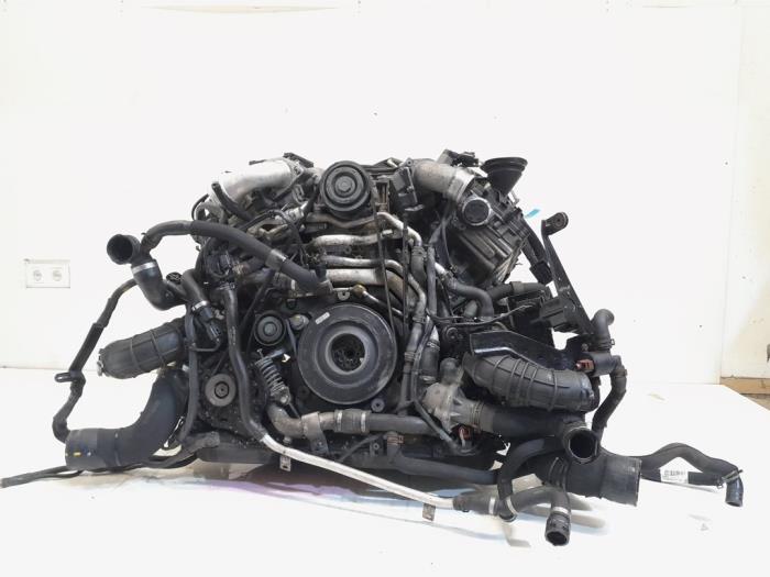 Motor from a Audi A8 (D4) 4.2 TDI V8 32V Quattro 2011