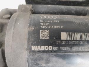 Kompressor van een Audi A8 (D4) 4.2 TDI V8 32V Quattro 2011