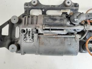 Kompressor van een Audi A8 (D4) 4.2 TDI V8 32V Quattro 2011