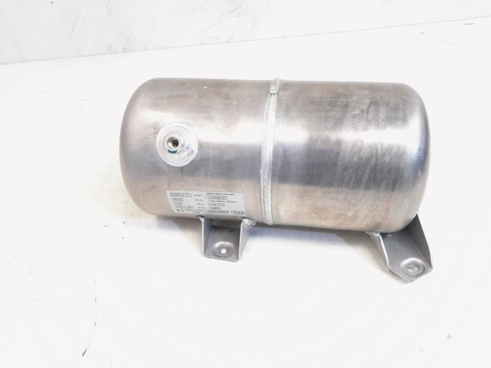 Begagnade Lufttank Audi A8 (D4) 4.2 TDI V8 32V Quattro Pris € 55,00 Marginaltabell erbjuds av GEJO Revisie & Onderdelen BV