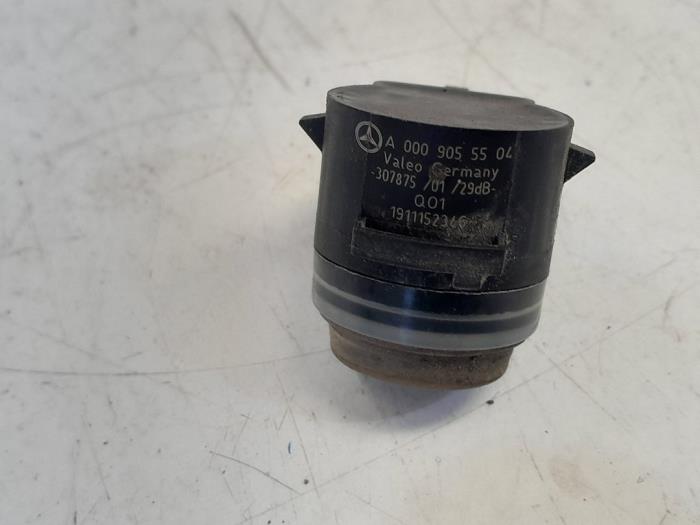 PDC Sensor from a Mercedes-Benz CLA (117.3) 1.5 CLA-180 CDI, 180 d 16V 2015